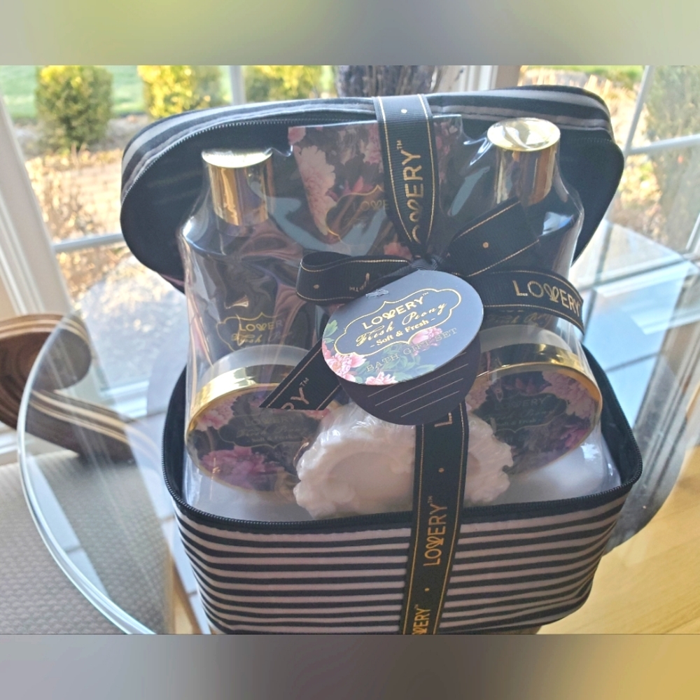 Lovely soap basket